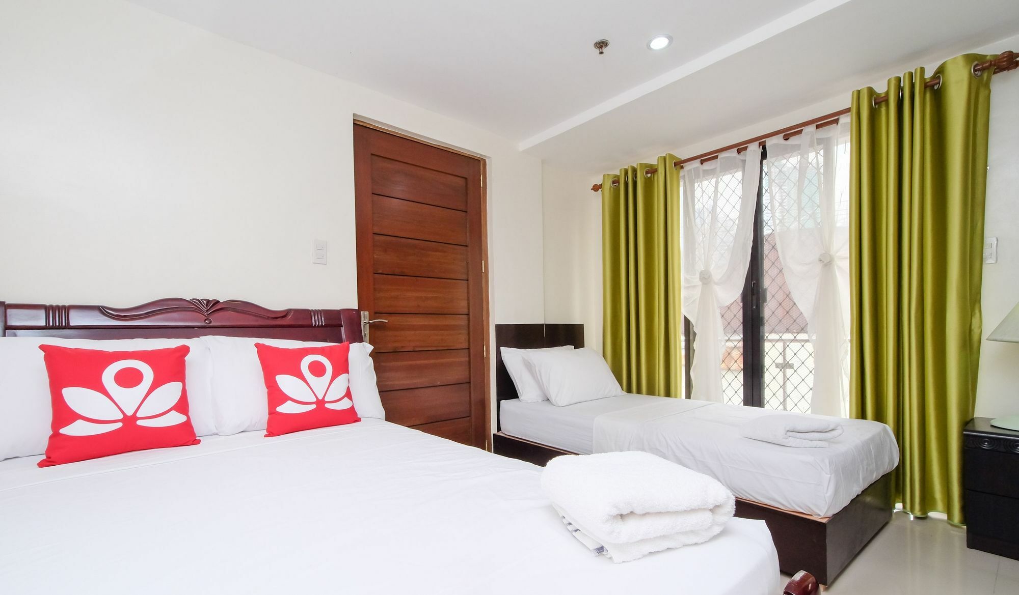 Zen Rooms Time Travellers Makati Makati City Exterior foto